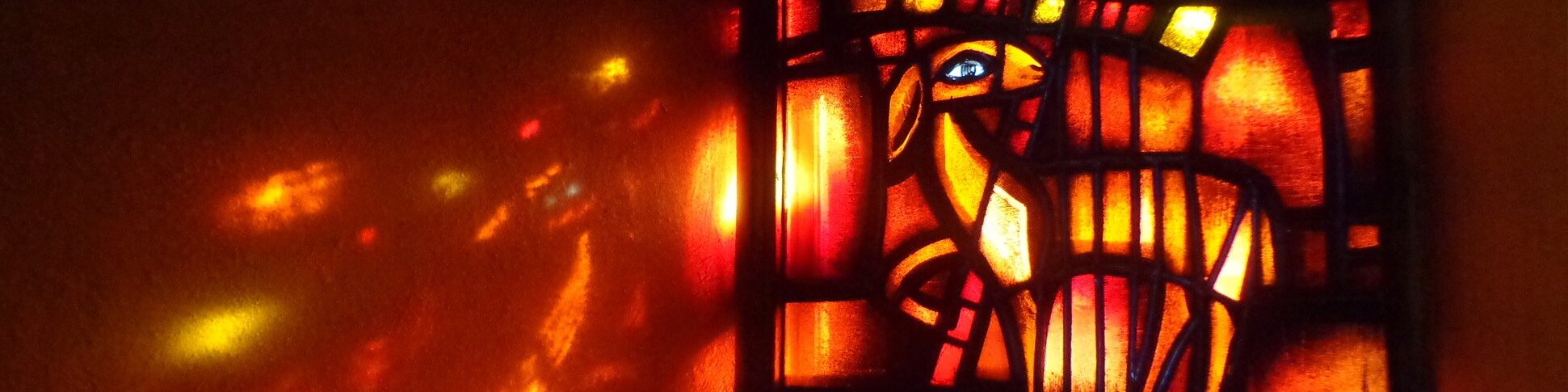 Taize Taizégebet - Fester aus der Kirche in Taizé