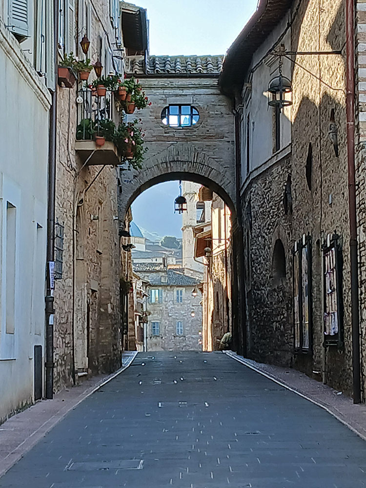 Weg durch Assisi